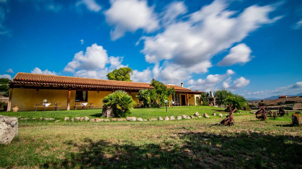 Agriturismo Carrucana Martis Kültér fotó